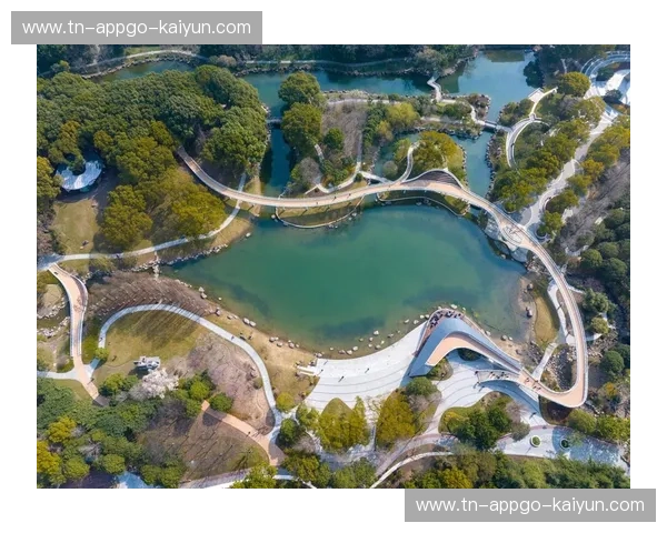 江苏，不只在春天里闪耀：从江南水乡到足球绿茵，一场跨越大陆的对话